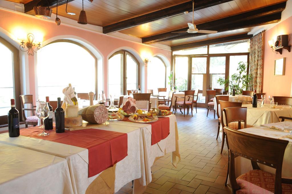 Hotel Ristorante Corona Λούκα Εξωτερικό φωτογραφία